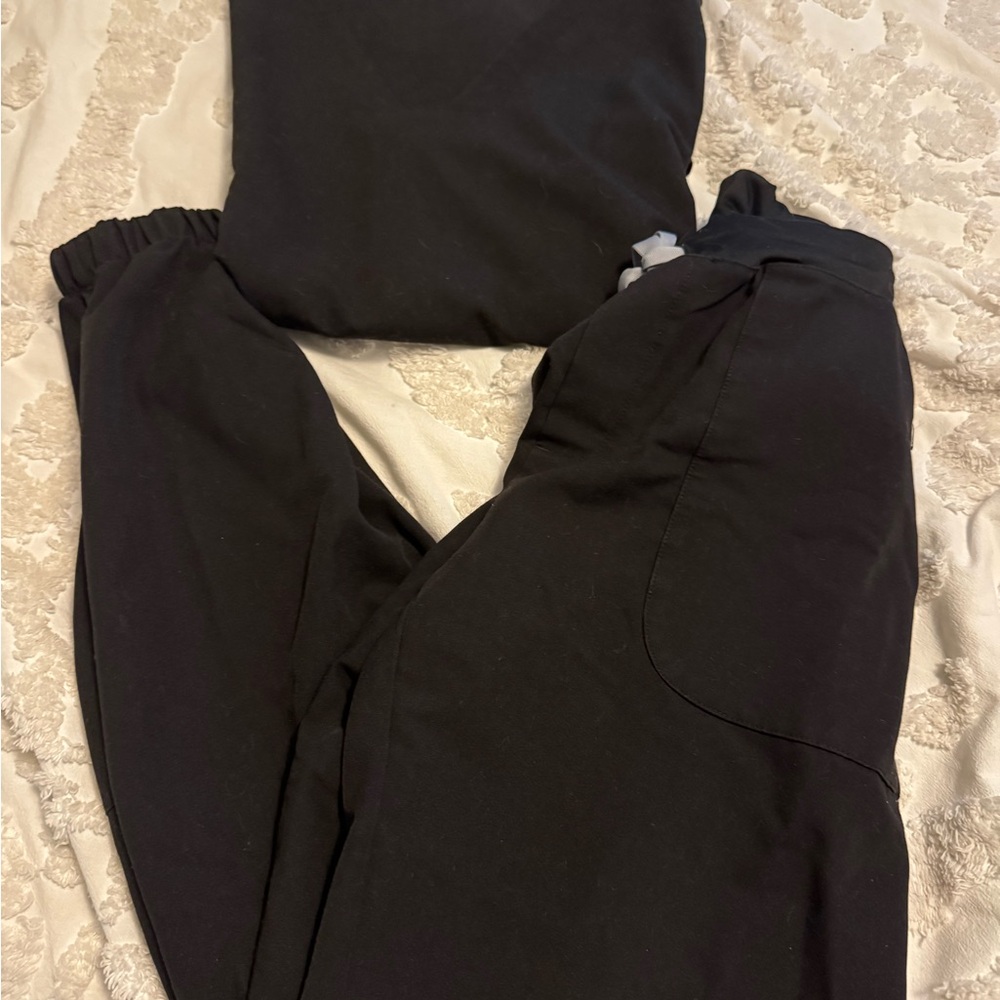 Figs Scrub top and bottom